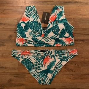 Pretty Little Things Tropical Bikini. NWT! 🌴🐠